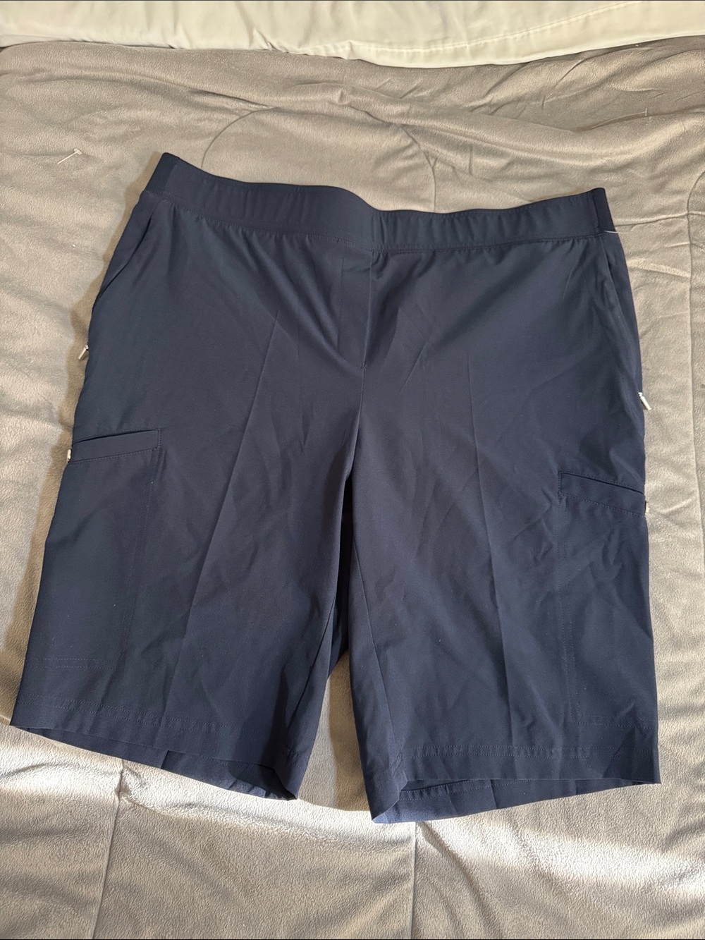 Chico's women’s Navy Pull-On zip pockets Bermuda Shorts Sz 3 16W